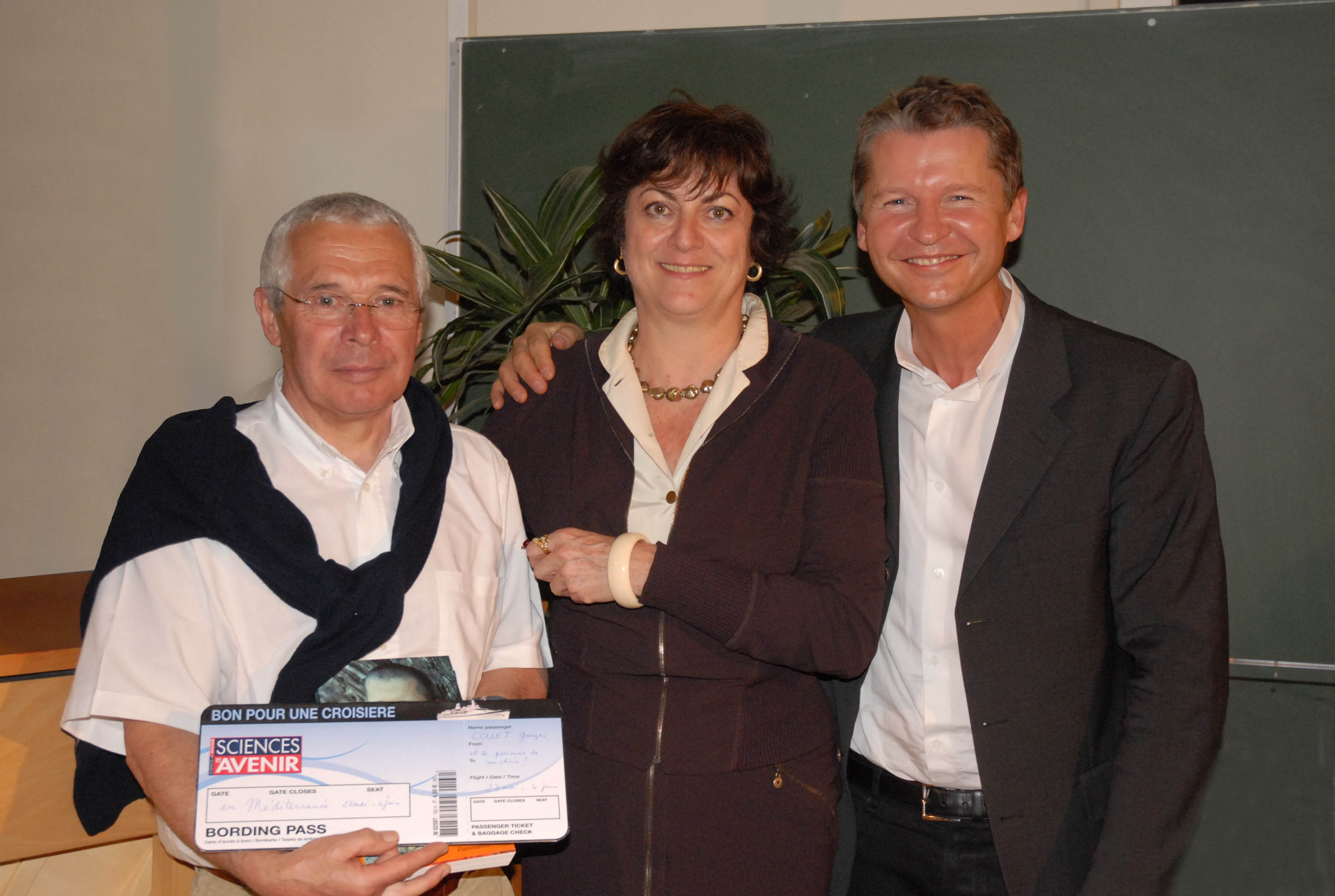 Georges COLLET, 1er prix "Grand Public" ; Dominique Leglu, Sciences et Avenir ; Alain Thébault, Président du jury